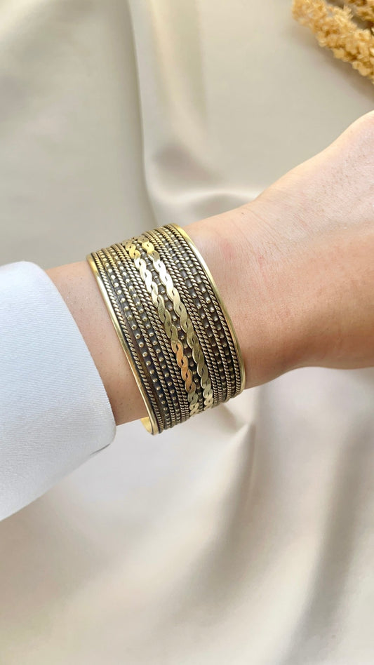 Old-World Charm Set – Wide Copper Bracelet & Stacked Ring