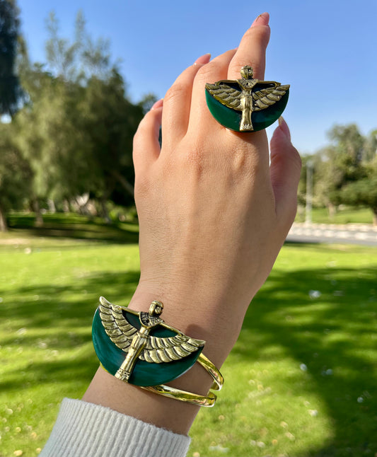 Isis of Egypt Set – Symbol of Protection & Rebirth