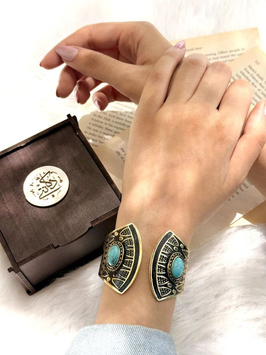 Handcrafted Pharaonic Copper Bracelet with Turquoise Stone
