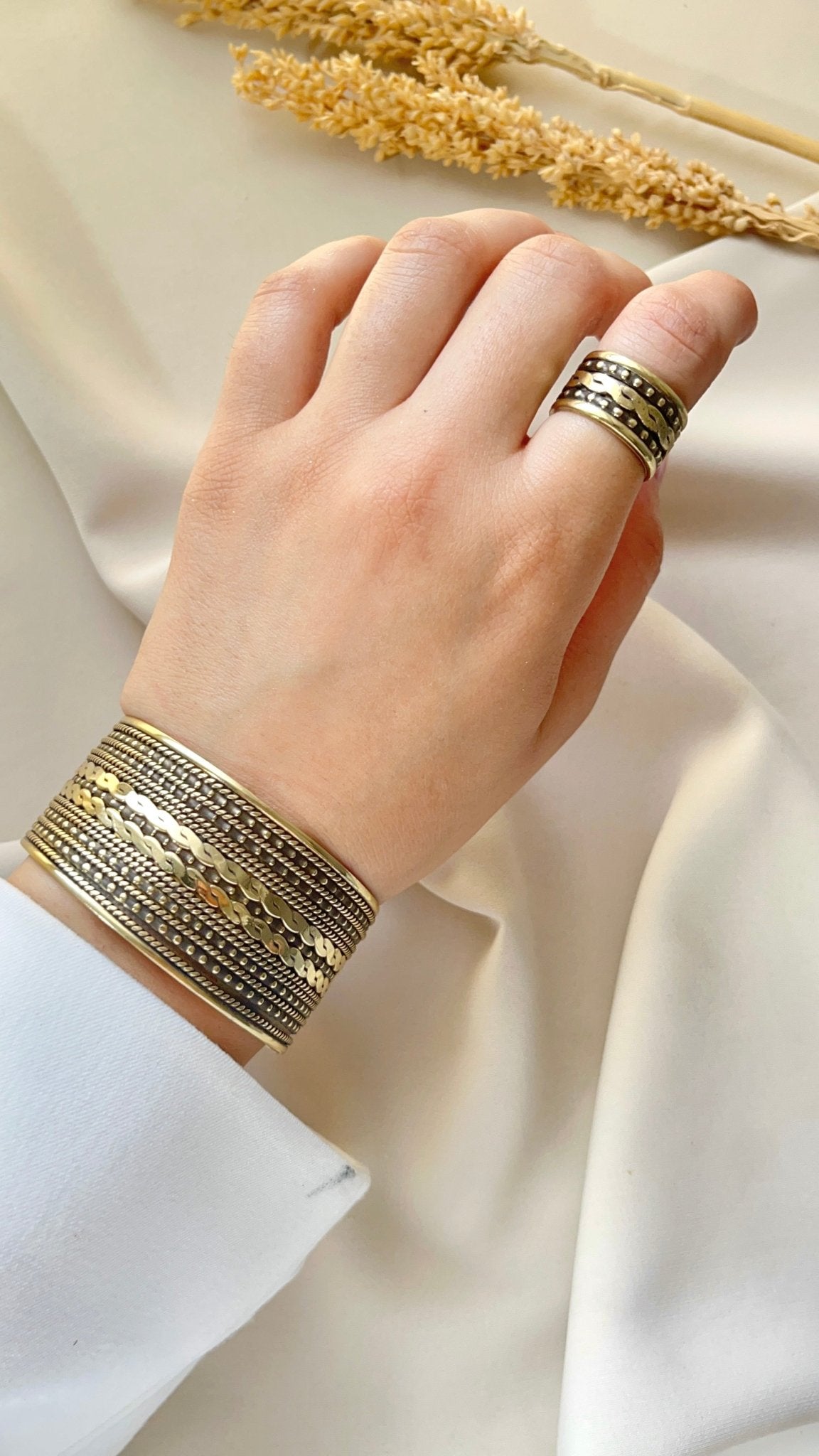 Old-World Charm Set – Wide Copper Bracelet & Stacked Ring