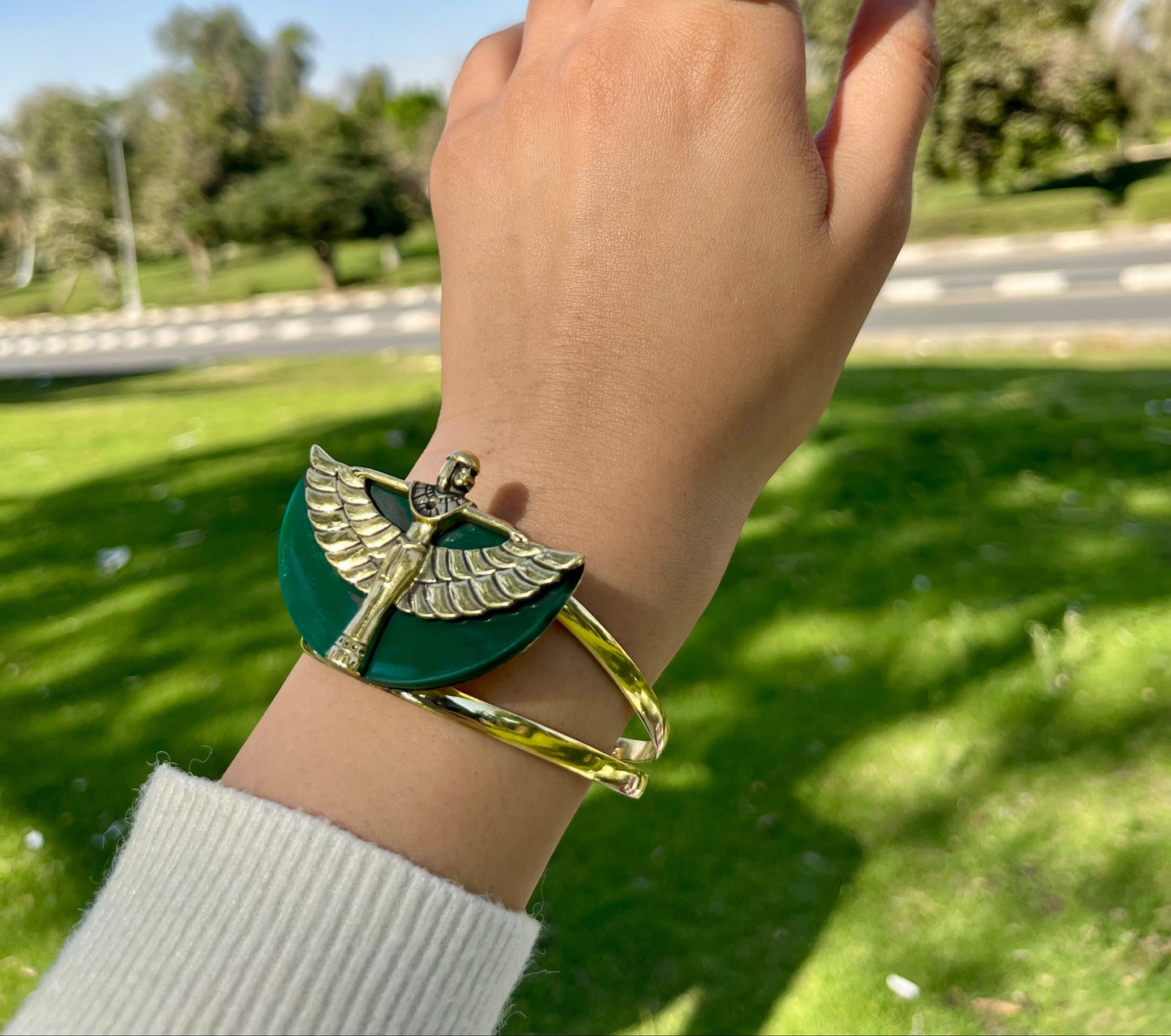 Isis of Egypt Set – Symbol of Protection & Rebirth