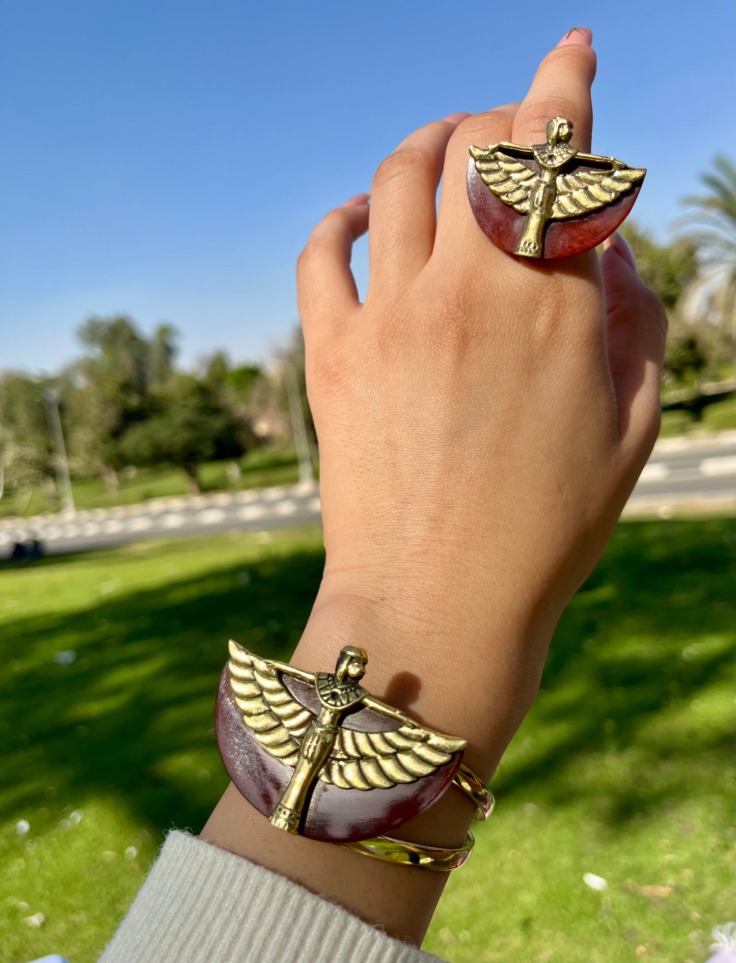 Isis of Egypt Set – Symbol of Protection & Rebirth