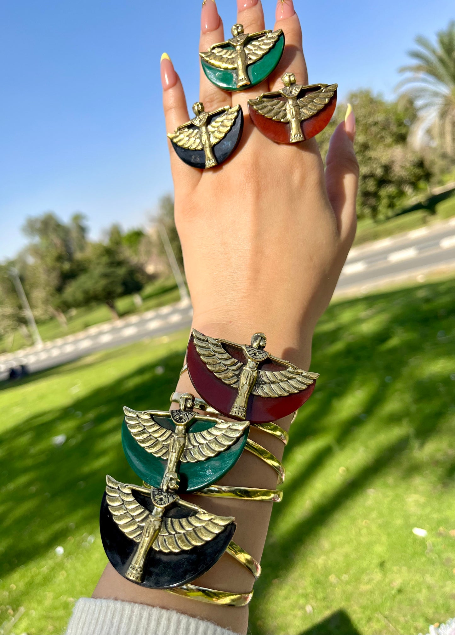 Isis of Egypt Set – Symbol of Protection & Rebirth