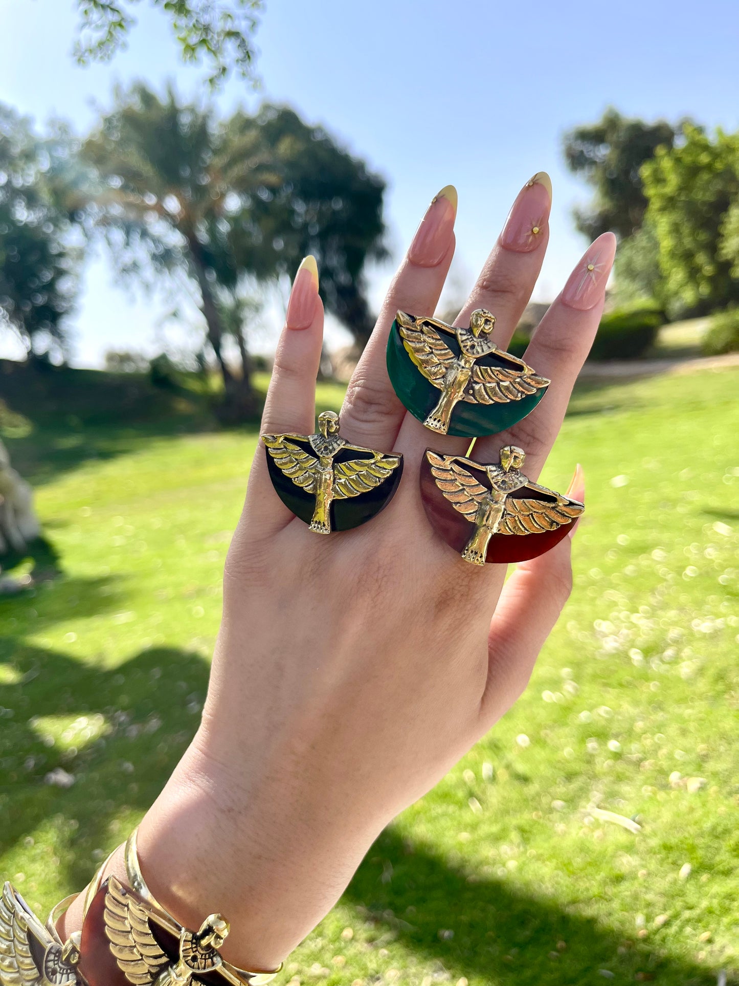 Isis of Egypt Set – Symbol of Protection & Rebirth